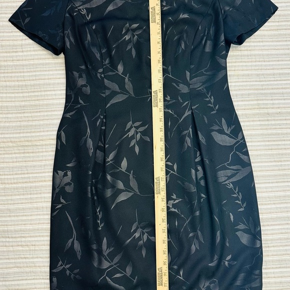 Maggy London Black Floral Sheath Dress, Size 12 - Picture 8 of 11